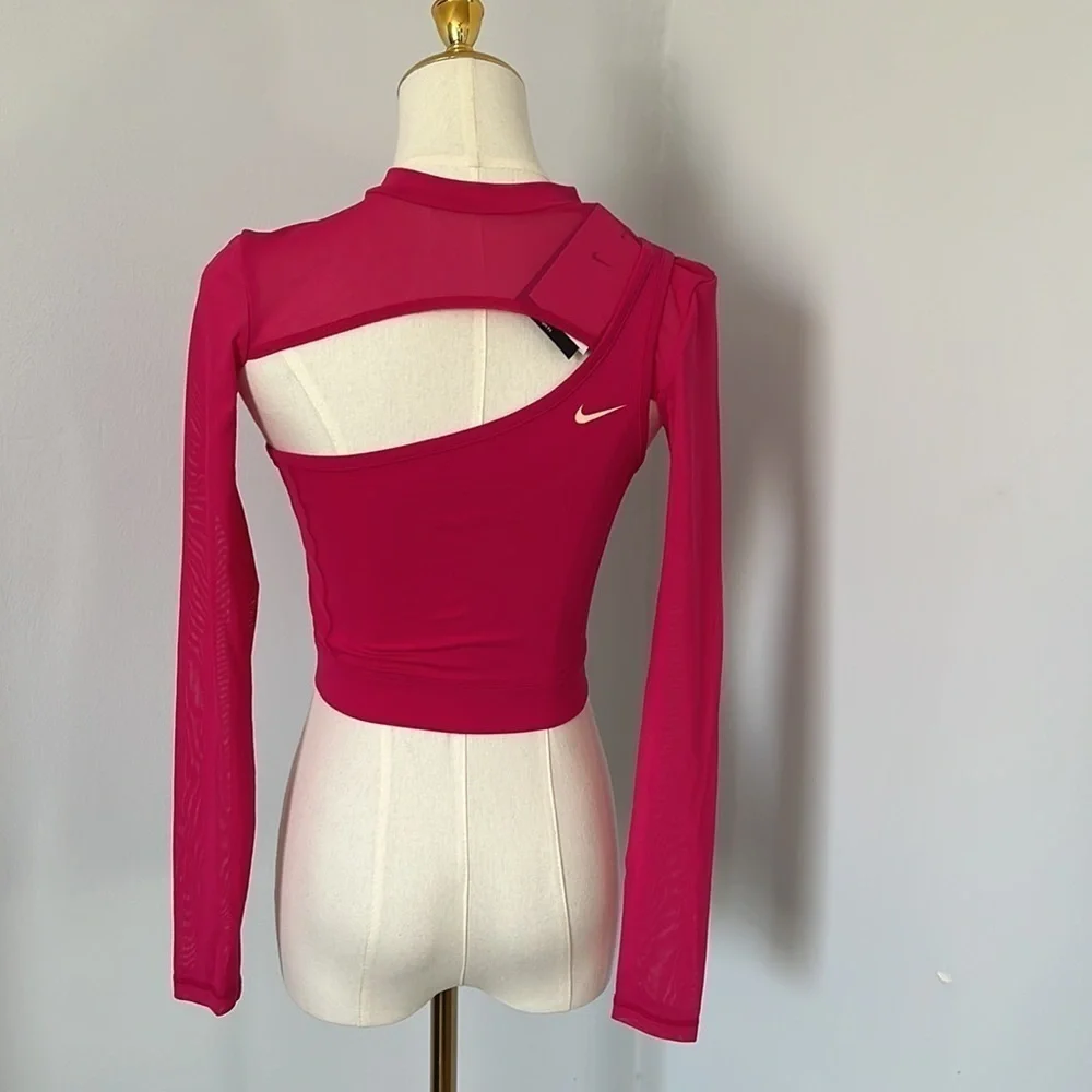 Nike tight fit coolant top